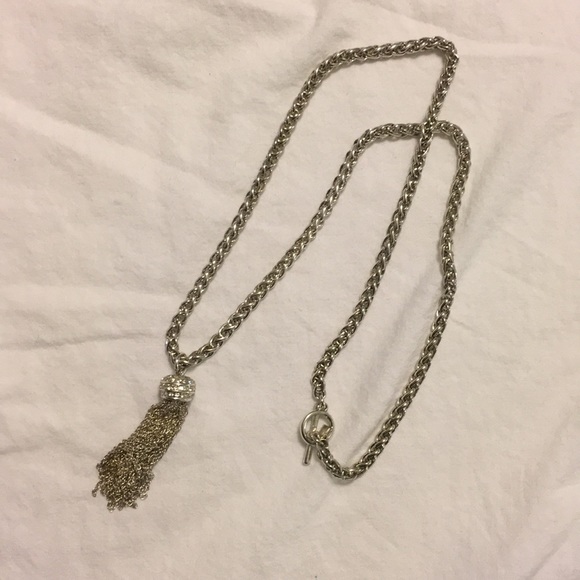 SOLD 🤍 Banana Republic silver tassel necklace - Picture 1 of 3